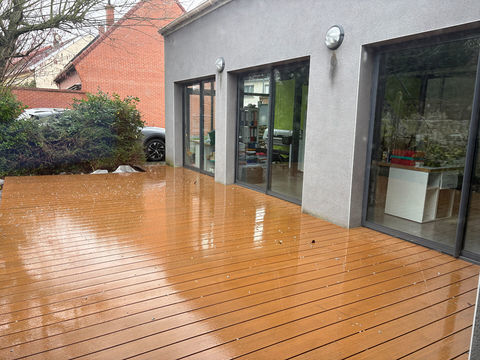 &Agrave; LOUER ! Local professionnel ou commercial de 120 m&sup2; avec terrasse, parking et nombreux atouts 2650 59160 Lomme