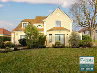  Maison � vendre 9 pi�ces 210 m�