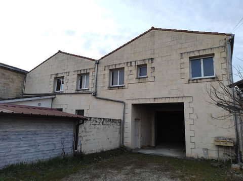 A vendre 3 entrep&ocirc;ts et 600 m2 bureaux &agrave; Coutras 230000 33230 Coutras