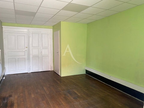 A louer centre ATTIGNAT bonne visibilit&eacute; sur rue principale local commercial 20 m&sup2; 377 01340 Attignat