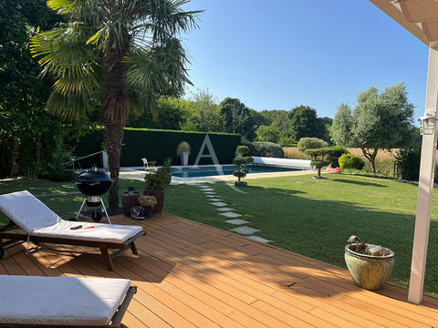   Maison Vennecy 7 pi�ce(s) 245 m2 Maison - 7 pi�ce(s) - 245 m�