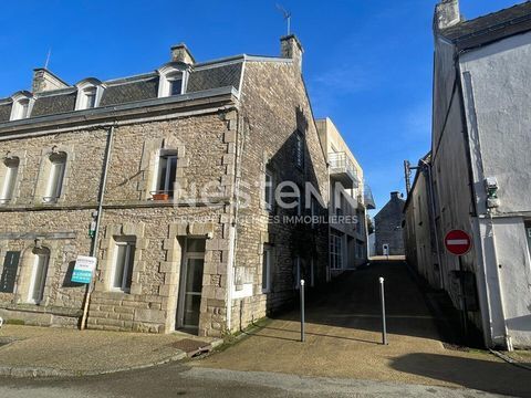 LOCAL COMMERCIAL A LOUER - CENTRE VILLE D'ELVEN - 42 m2 700 56250 Elven