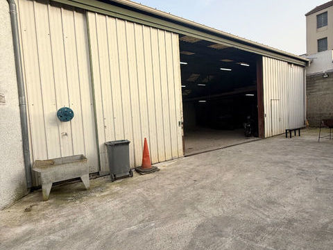 Entrep&ocirc;t Le Bourget 120 m2 2300 93350 Le bourget