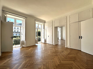  Appartement � louer 4 pi�ces 155 m�