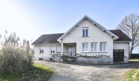   Devecey : Grande maison 248 m� sur 2891 m� de terrain avec d�pendances Maison - 7 pi�ce(s) - 171 m�