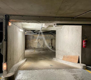  Parking / Garage � louer 
