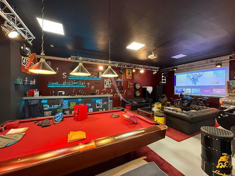 Local commercial VERRIERES LE BUISSON 182 m&sup2; 3720 91370 Verrieres le buisson