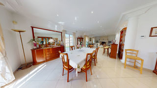  Maison � vendre 5 pi�ces 240 m�