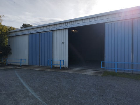 Local d'activit&eacute; Roquebrune Sur Argens 300 m2 3000 83520 Roquebrune sur argens