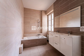  Appartement � vendre 5 pi�ces 135 m�