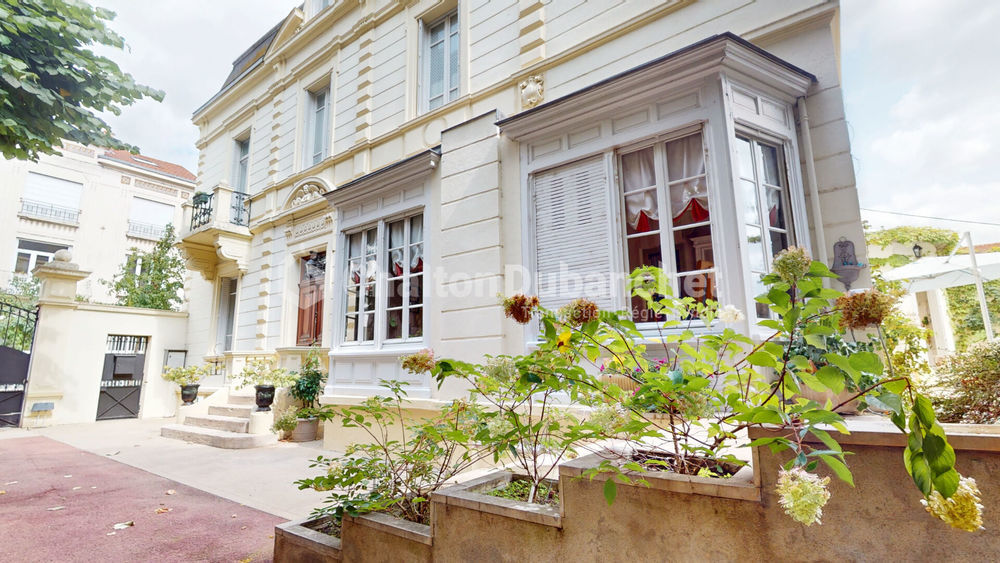 � vendre  Villa Roanne (42300)