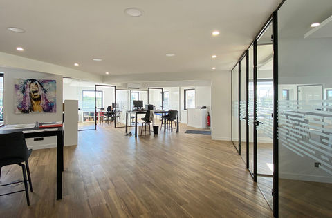 Bureaux axe passant 685000 26200 Mont�limar