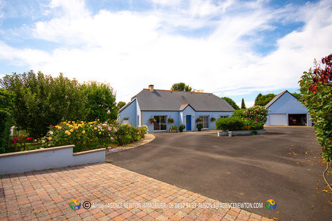   ILLE ET VILAINE, Les Portes du Coglais, pr�s de Foug�res.  Maison plein pied 3 chs Etang priv�, bois, champ, jardins, 1,4 hectar Maison - 5 pi�ce(s) - 128 m�