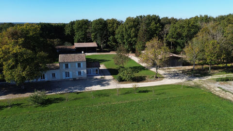   BOIVRE LA VALL�E - DOMAINE DE 24,8 HA - MAISON - HANGARS - BOIS - �TANG - TERRES AGRICOLES Maison - 7 pi�ce(s) - 214 m�