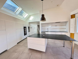  Appartement � louer 4 pi�ces 151 m�