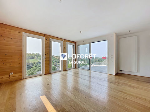   Maison Laguiole 5 pi�ce(s) 170 m2 Maison - 5 pi�ce(s) - 166 m�