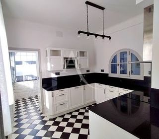  Maison � vendre 6 pi�ces 220 m�