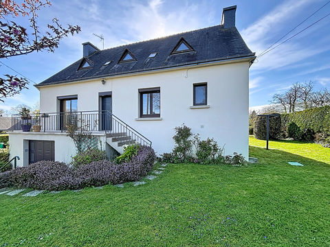   MELLAC - Maison familiale � Mellac, 120m�, 4 chambres, sous sol complet Maison - 6 pi�ce(s) - 120 m�