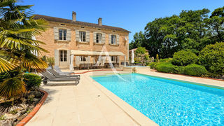  Villa � vendre 15 + pi�ces 717 m�