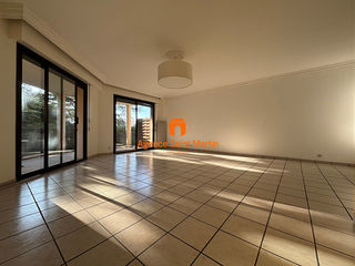  Appartement � louer 4 pi�ces 127 m�