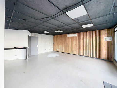 local talence PMR visibilit&eacute; 2600 33400 Talence