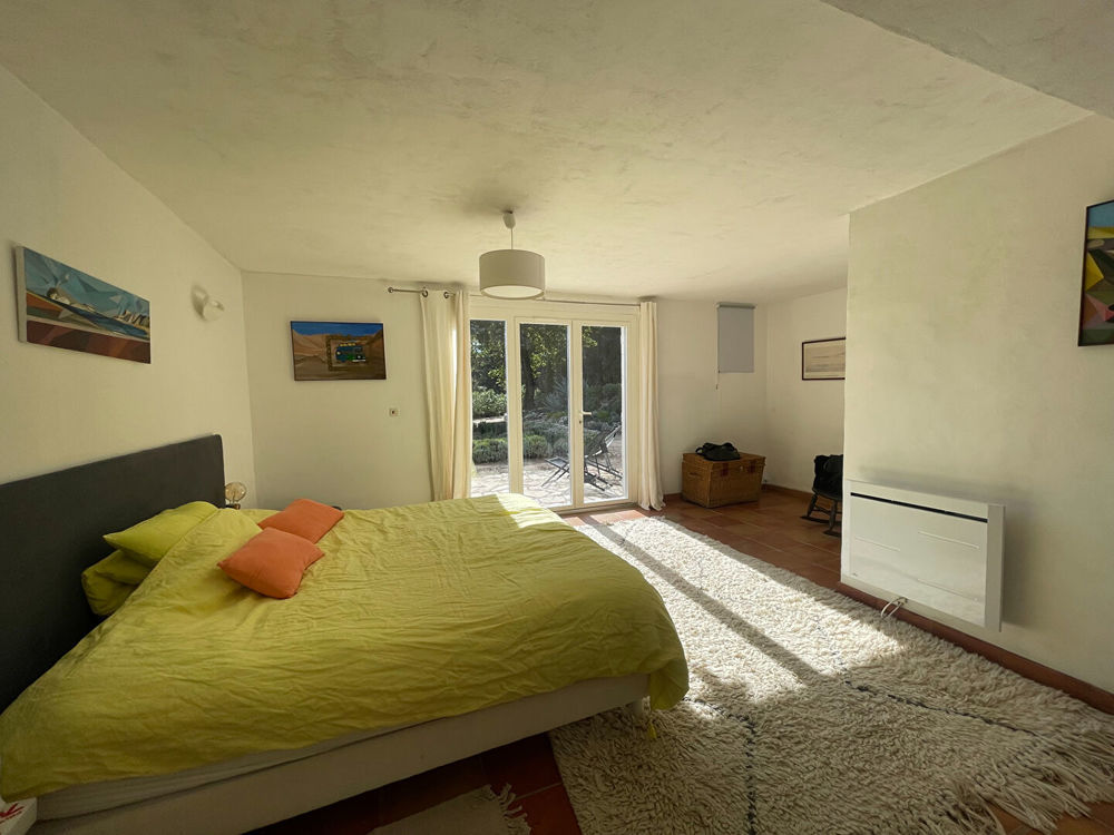 � vendre  Maison �guilles (13510)