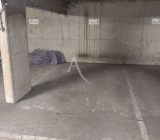  Parking / Garage � vendre 