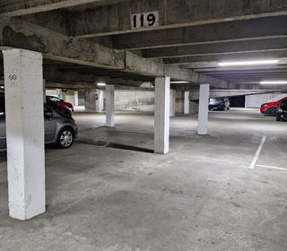  Parking / Garage � louer 