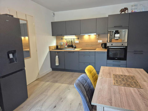   SAINT PERE   T2  MEUBLE A LOUER  DE SEPTEMBRE A JUIN 2027 AVEC PARKING ET JARDINET Appartement - 2 pi�ce(s) - 46 m�