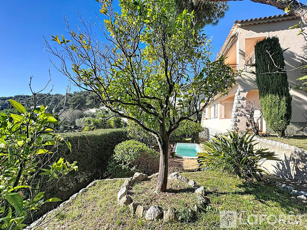 � vendre  Maison Roquebrune-Cap-Martin (06190)