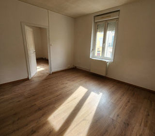  Appartement � louer 4 pi�ces 77 m�