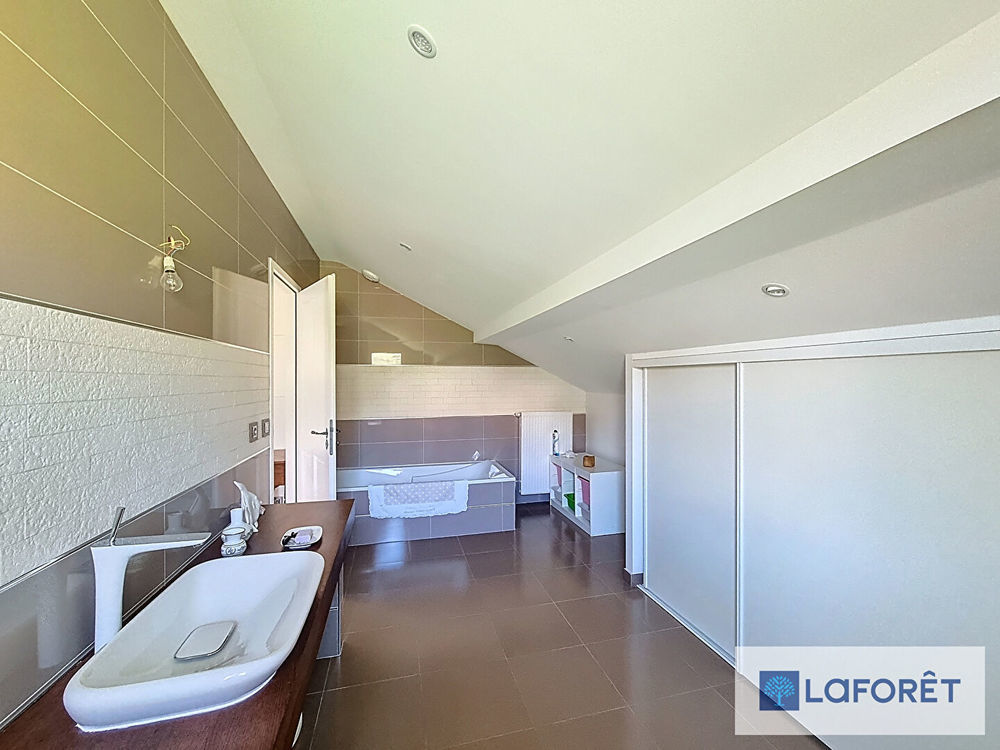 � vendre  Maison Challex (01630)