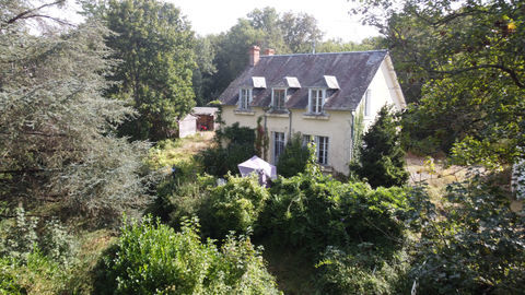   VIENNE - Superbe propri�t� � rafra�chir, id�ale pour les chevaux. Maison - 9 pi�ce(s) - 207 m�