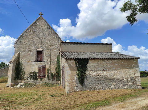   A vendre ancienne chapelle ISMH � restaurer 130 m2 � Civray Maison - 1 pi�ce(s) - 130 m�