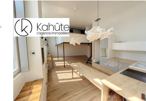   Bel ancien r�nov� � Saint Just et Vieux Lyon Appartement - 2 pi�ce(s) - 84 m�