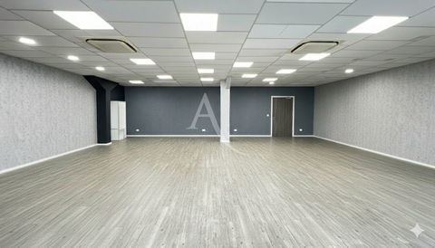 Local commercial  200 m2 2530 17200 Royan