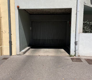  Parking / Garage � louer 