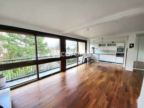   Appartement en dernier �tage de 74m� Appartement - 3 pi�ce(s) - 74 m�