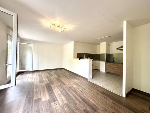   � VENDRE ! APPARTEMENT T2 � VERNOUILLET AVEC BALCON ET PLACE DE PARKING Appartement - 2 pi�ce(s) - 50 m�