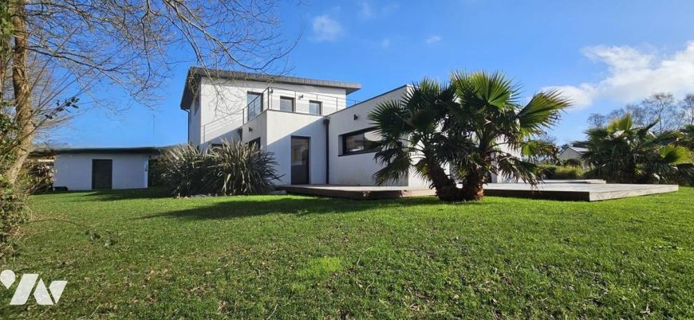 � vendre  Maison B�nodet (29950)