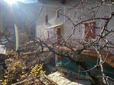   Maison de village avec grange attenante Maison - 9 pi�ce(s) - 196 m�