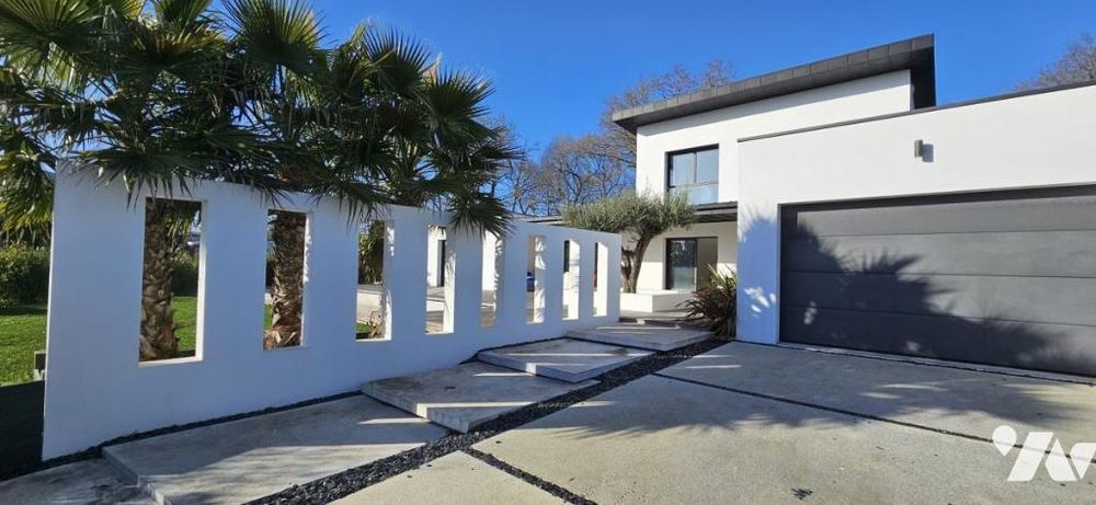 � vendre  Maison B�nodet (29950)