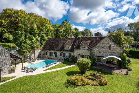   15 mn A6,  Tr�s belle propri�t� en bordure de rivi�re de 335 m�,10 PP avec piscine. Maison - 10 pi�ce(s) - 335 m�