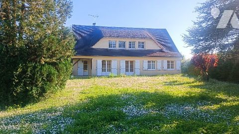   Au calme !! Belle maison familiale de 9 pi�ces avec sous-sol total sur 4 482 m� de jardin clos. Maison - 9 pi�ce(s) - 182 m�