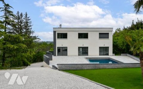   MAISON CONTEMPORAINE D'EXCEPTION � 247 m� � 6 CHAMBRES � PISCINE 9x5 mc Maison - 9 pi�ce(s) - 247 m�