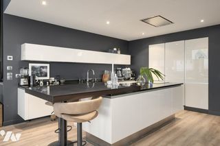  Appartement � vendre 5 pi�ces 242 m�