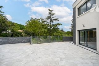  Maison � vendre 9 pi�ces 247 m�