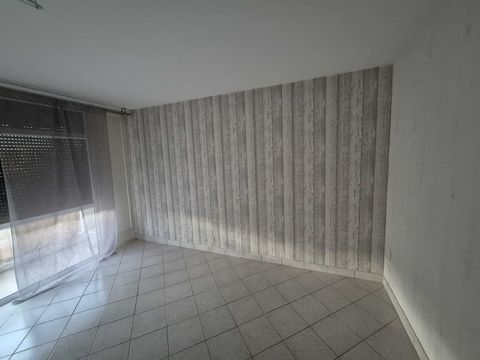   Appartement 65 m�tres carr�s 2eme �tage  Appartement - 3 pi�ce(s) - 65 m�