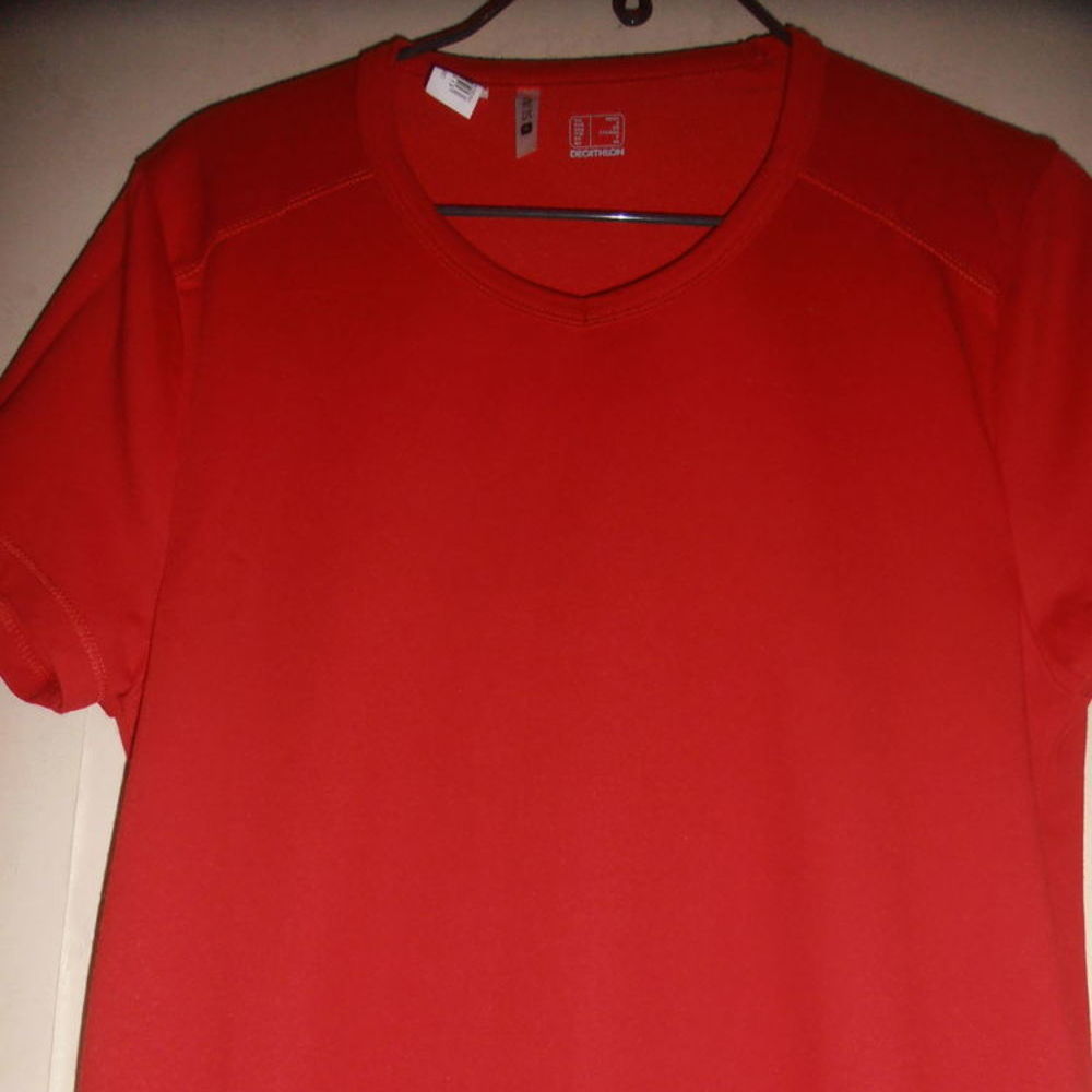 Tee-shirt rouge (V5) Vêtements