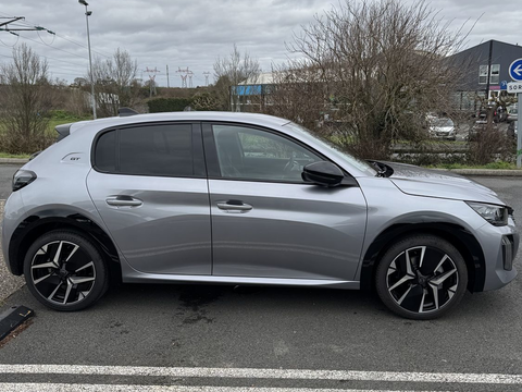 Peugeot 208 PureTech 100 S&S BVM6 GT 2024 occasion La Rochelle 17000